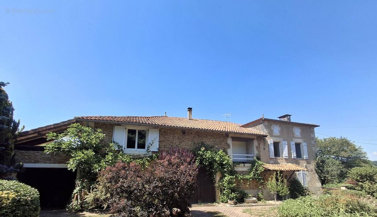 Maison à CHASSENEUIL-SUR-BONNIEURE