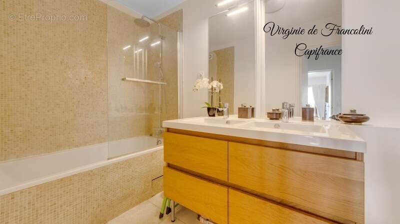 Appartement à PARIS-10E