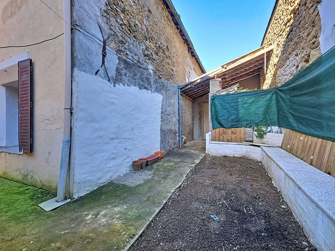Maison à THOUARCE