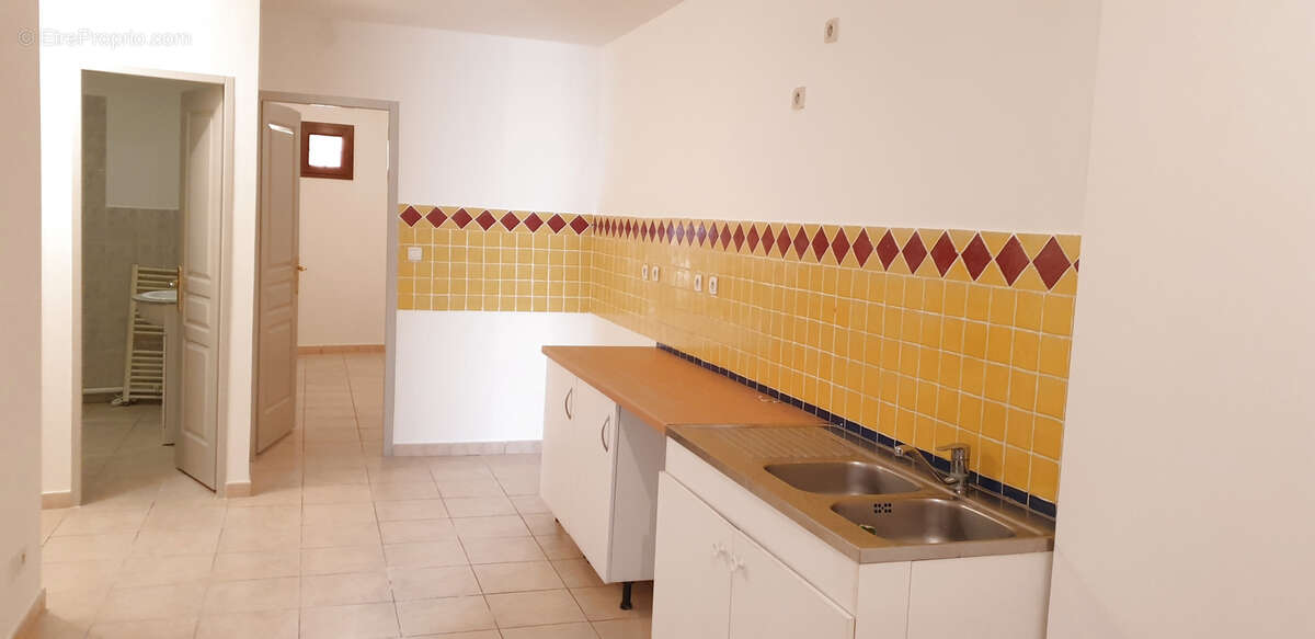 Appartement à SOLLIES-PONT