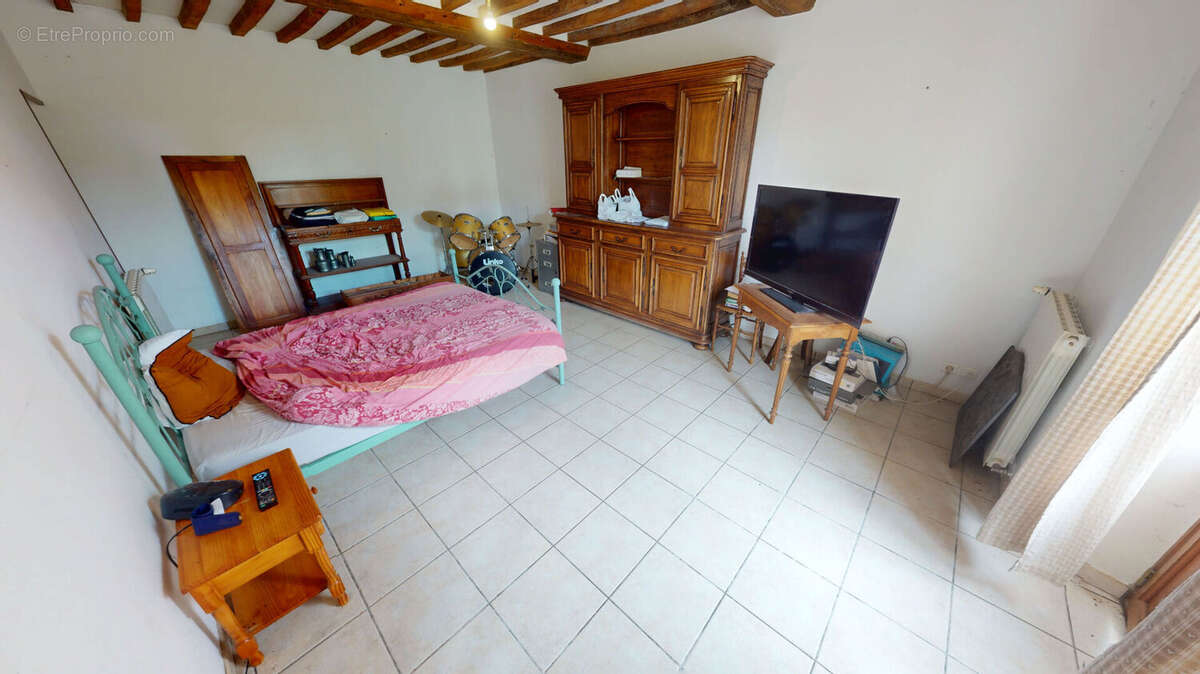 Ensemble immobilier en pierres - maison principale 190 m2 et dépendances - photo 4
