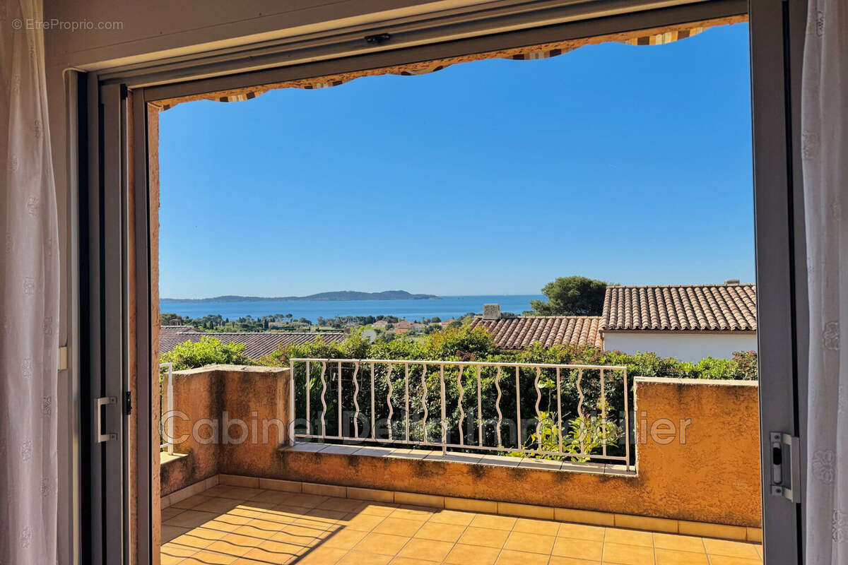 Maison à CARQUEIRANNE