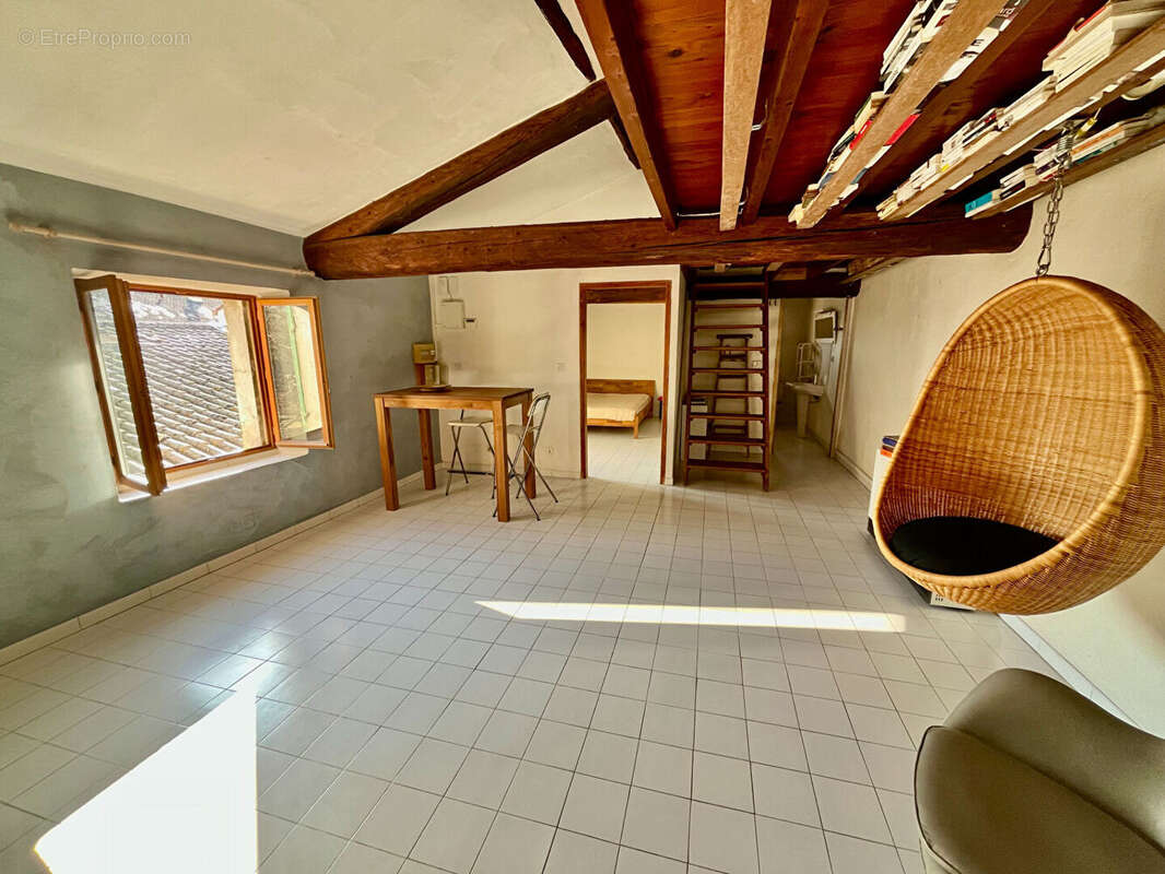 Appartement à L'ISLE-SUR-LA-SORGUE
