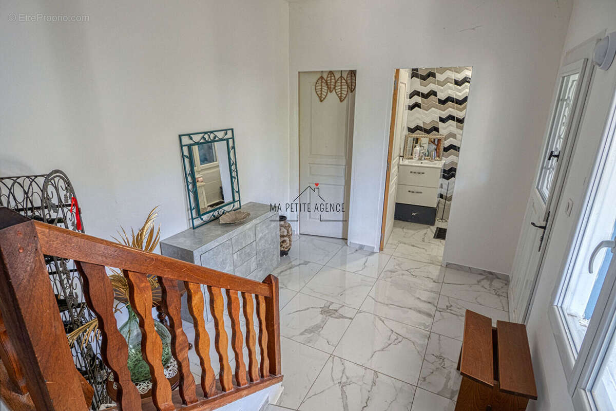 Appartement à LE ROVE