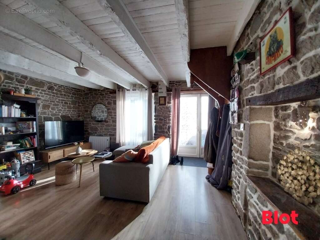 Maison à SAINT-PIERRE-DE-PLESGUEN