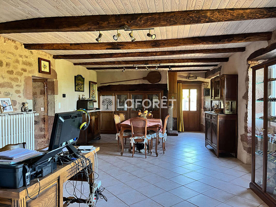 Maison à SAINT-CHRISTOPHE-VALLON