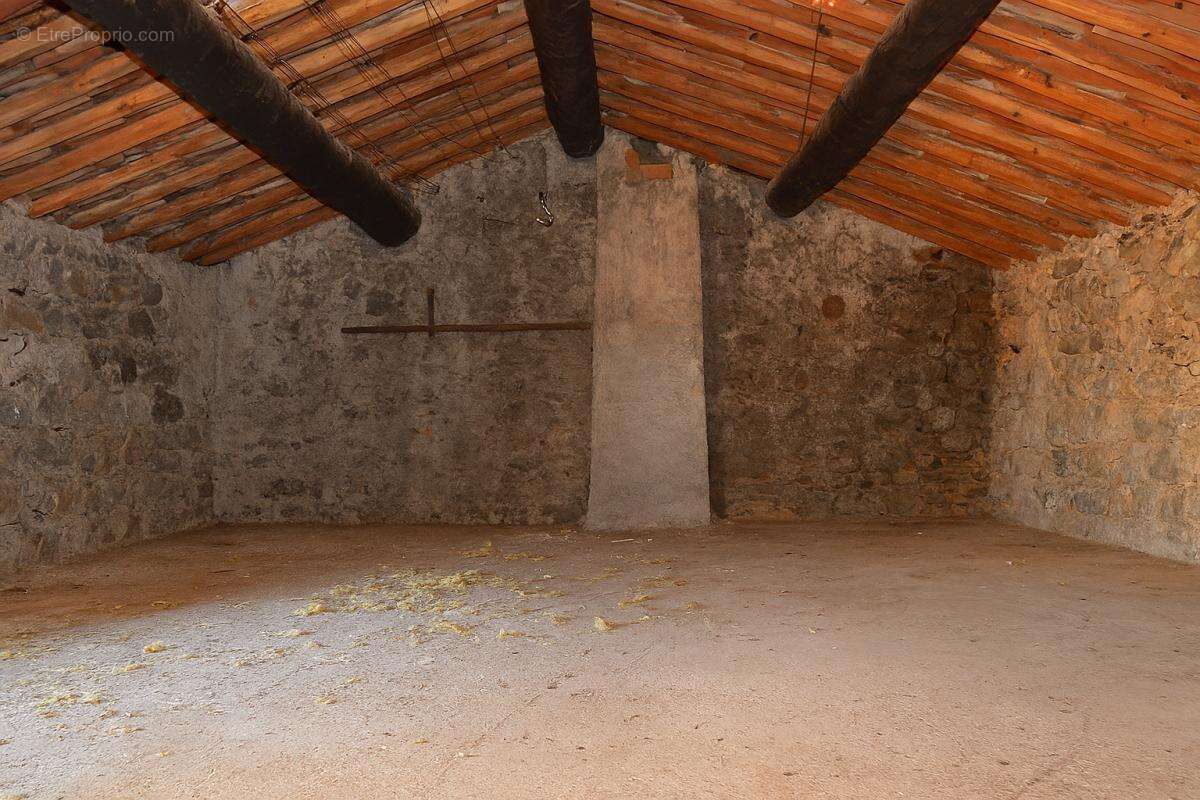 Maison à SAINT-REMEZE