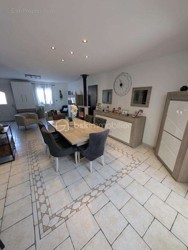 Maison à BRETEUIL