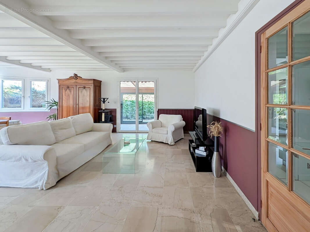 Maison 200 m² à Messimy-Sur-Saone  - photo 4