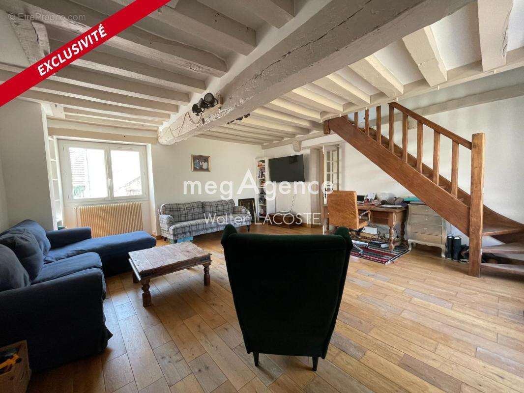 Maison ancienne située à Beynes avec jardin et garage - photo 5