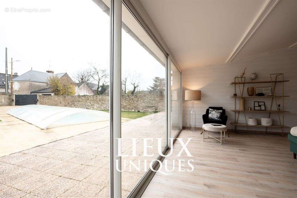 Maison à LA CHAPELLE-SAINT-MARTIN-EN-PLAINE