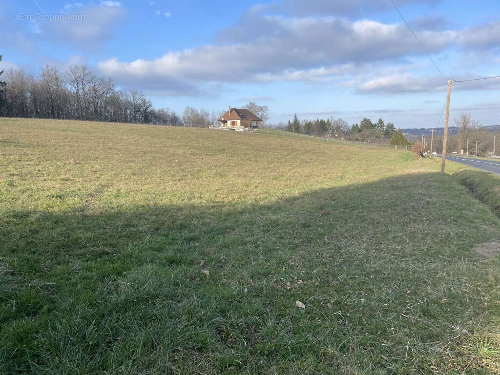 Terrain à LUBERSAC