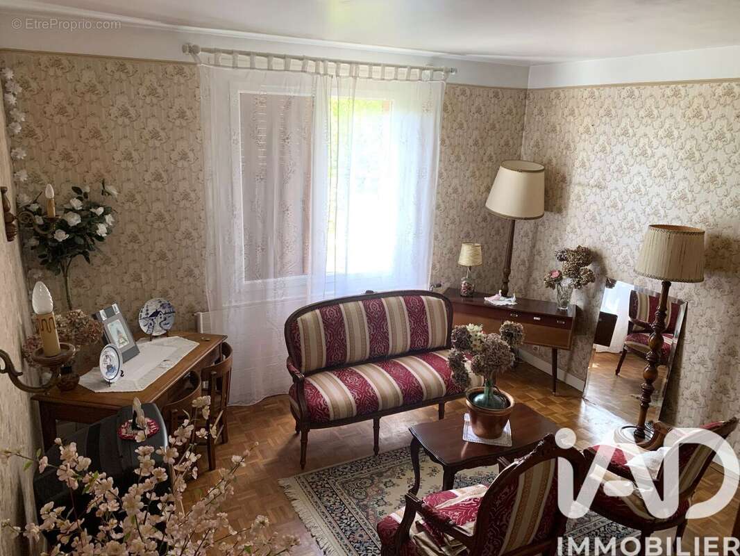 Photo 5 - Maison à VILLENEUVE-LA-GUYARD