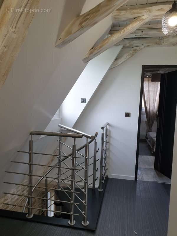 Maison à SAINT-PIERRE-DE-CHIGNAC