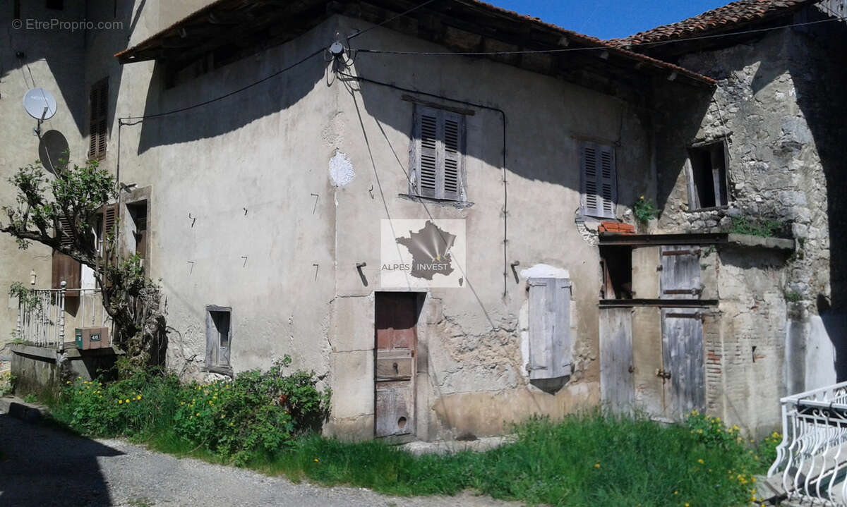 Terrain à CHAPAREILLAN