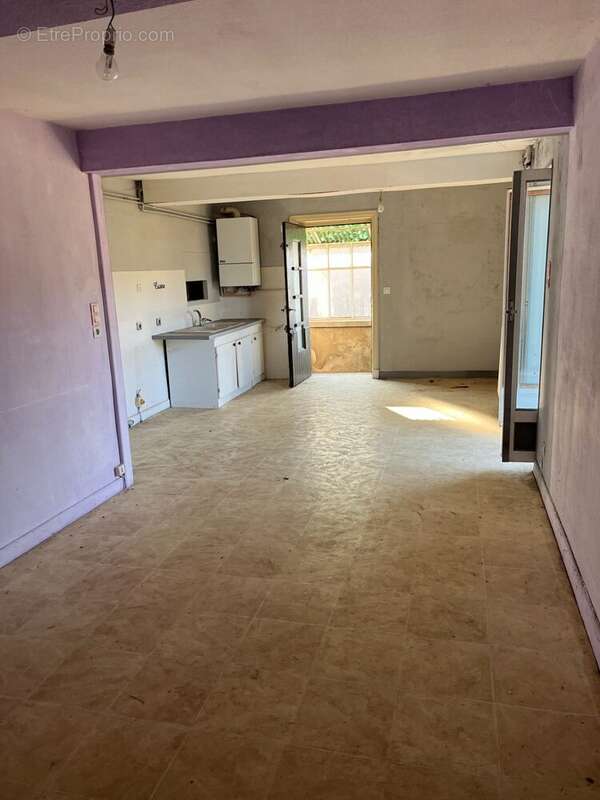 Maison à COURS-LA-VILLE