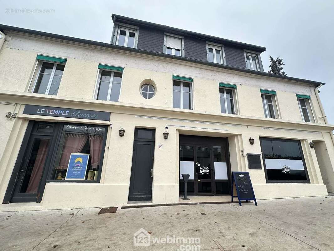 Immeuble de rapport d'une surface de 600 m² comprenant ... - Appartement à LAON