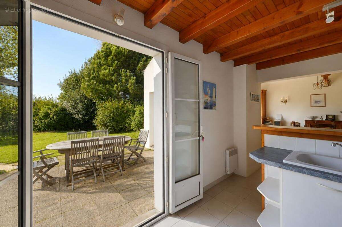 Maison très bien située proche centre village des Portes en Ré - photo 3