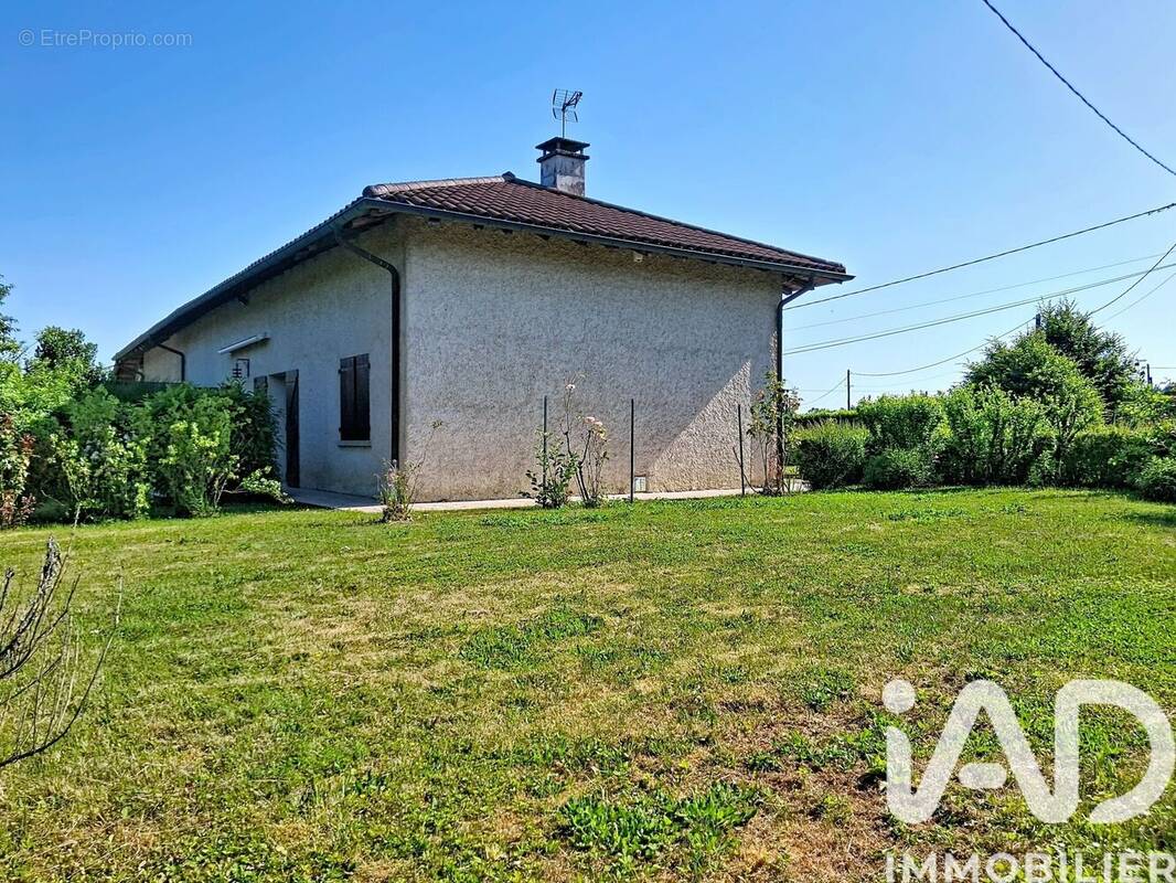 Photo 1 - Maison à SAINT-ETIENNE-DU-BOIS