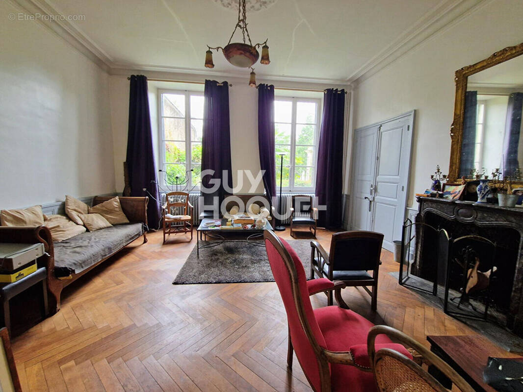 Maison à CHATEAU-GONTIER