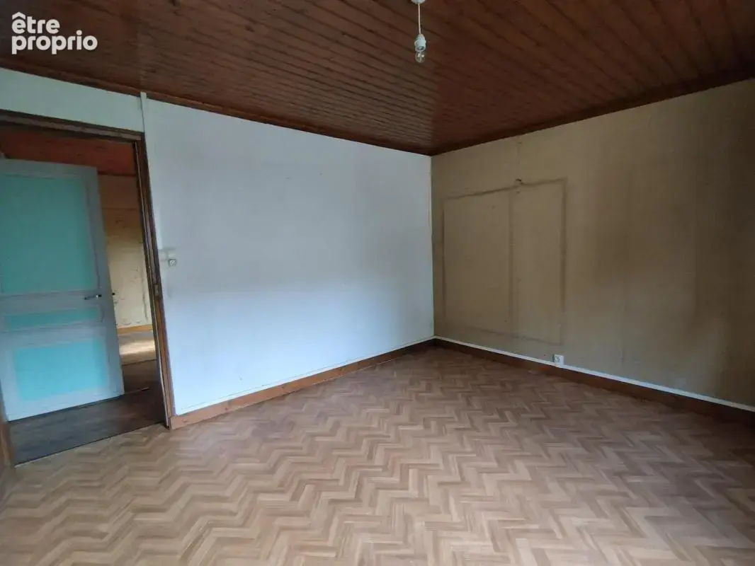 Taponnat, La Rochefoucauld, maison 83 m² avec dépendances et terrain clos 1725 m² - photo 6