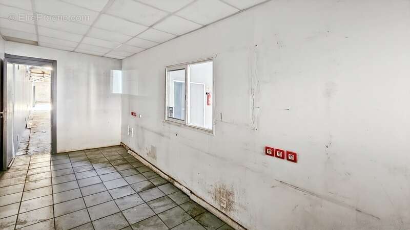 Immeuble à rénover avec local commercial + 2 T5 à vendre TARBES (65) - photo 8