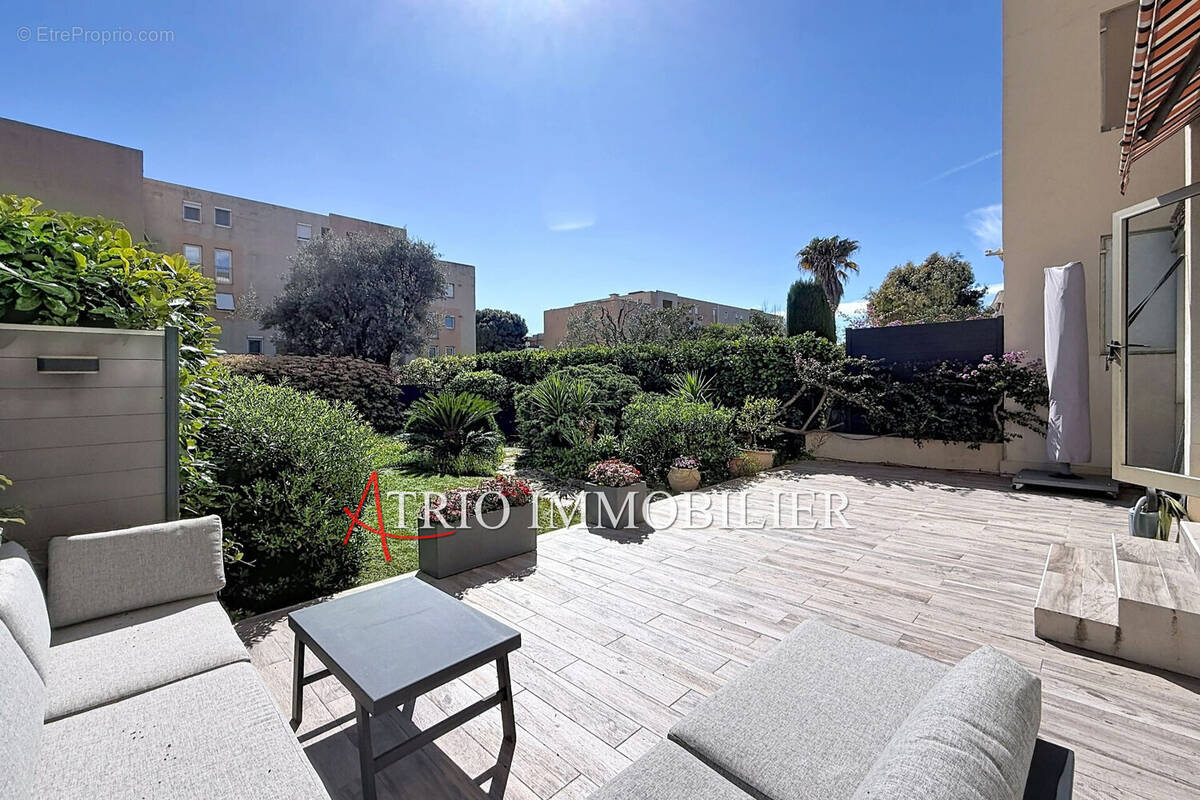 Appartement à SAINT-LAURENT-DU-VAR