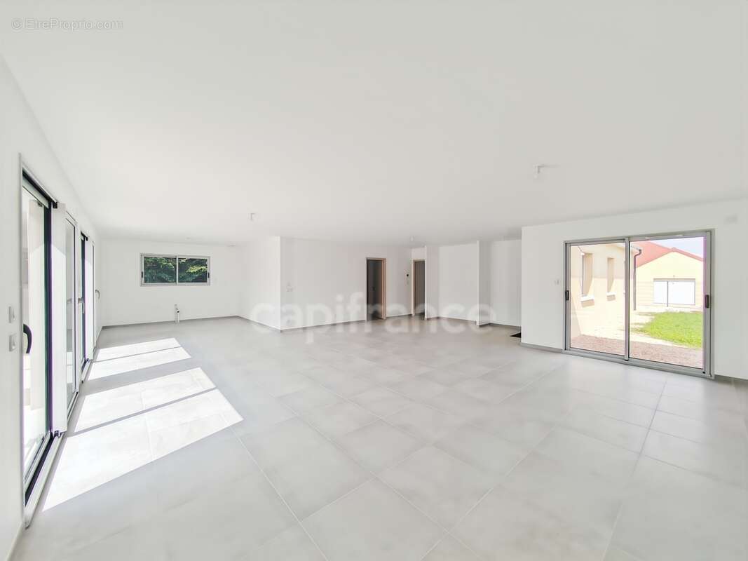 A vendre à Demigny (71) maison neuve de 146 m² 6 pièces 4 chambres 684 m² de terrain ! - photo 3