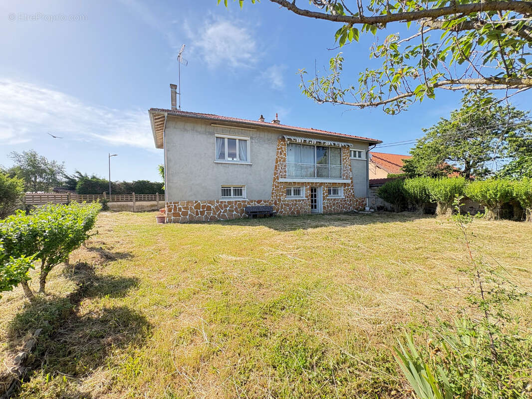 Maison à POUILLY-LES-NONAINS