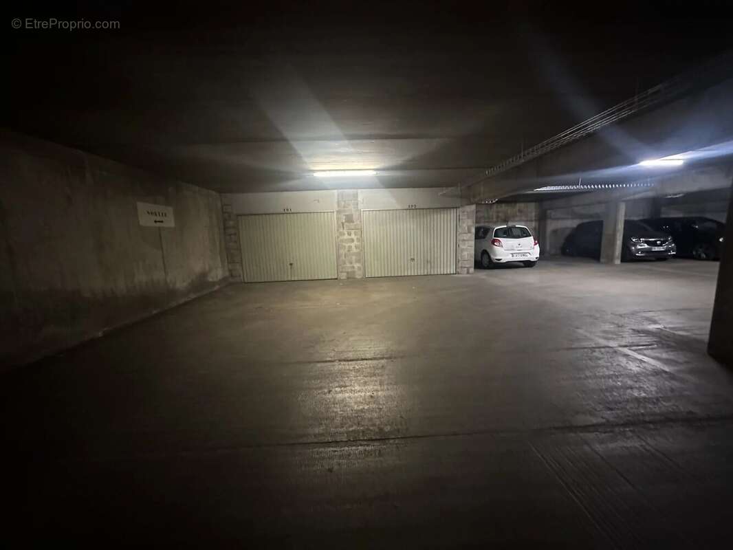 Parking à PARIS-19E