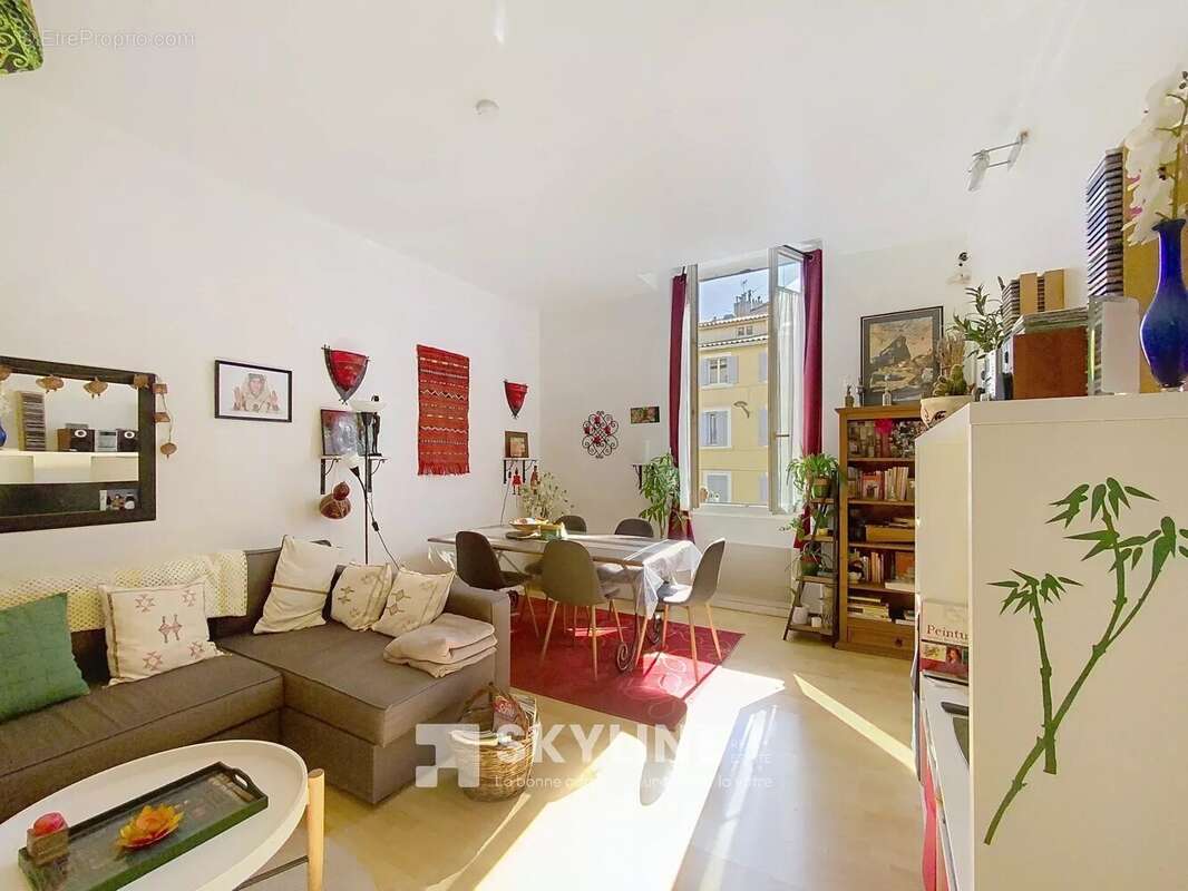 Appartement à MARSEILLE-6E