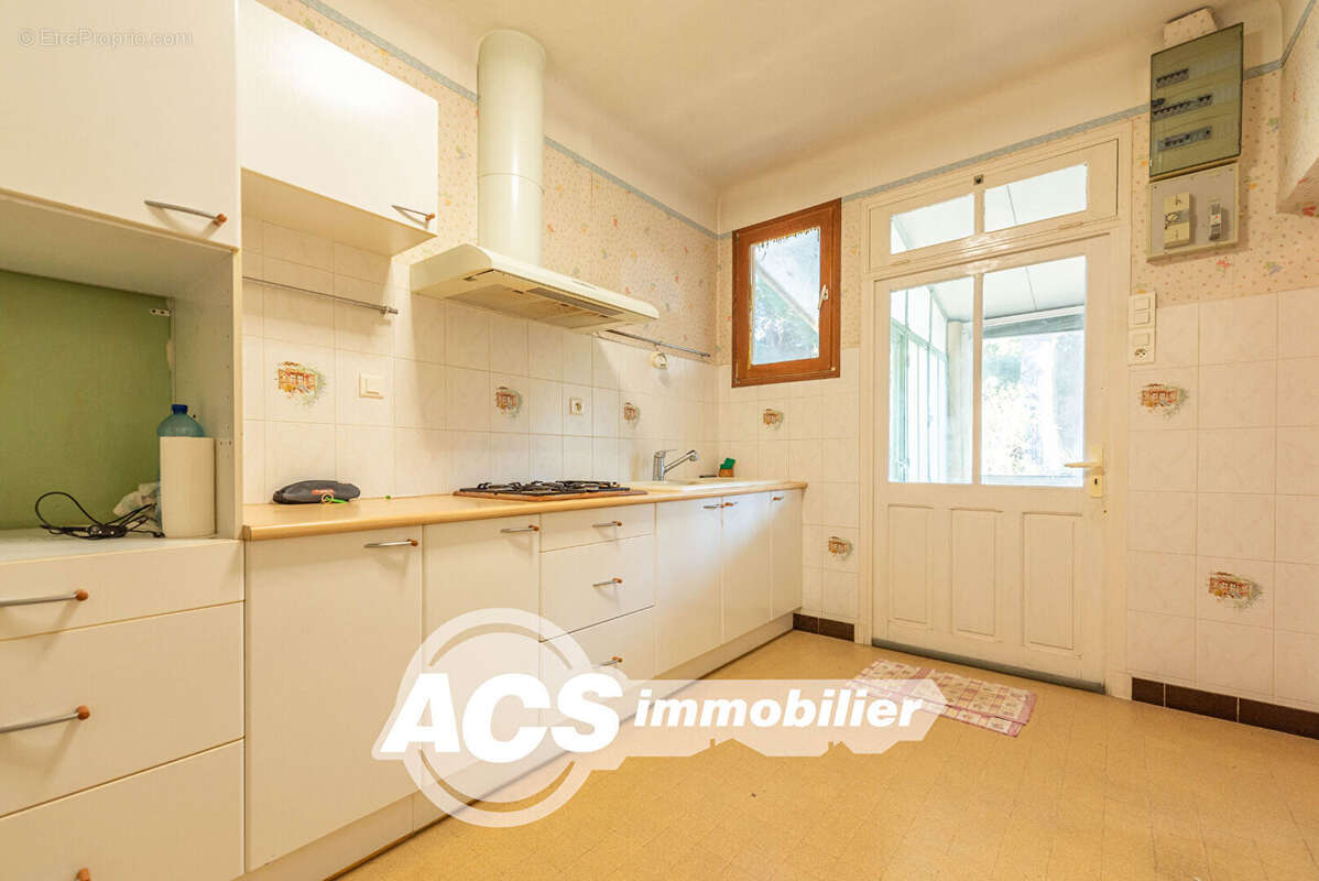 Maison à CHATEAUNEUF-LES-MARTIGUES