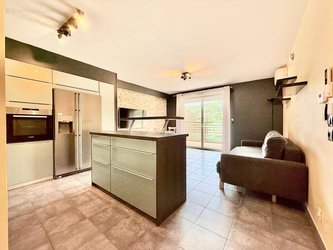 Appartement à LA COLLE-SUR-LOUP