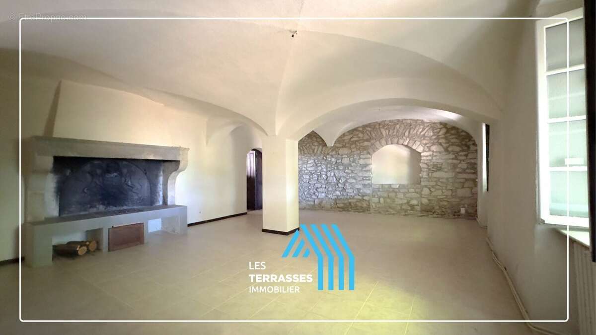 Maison à MONTELIMAR