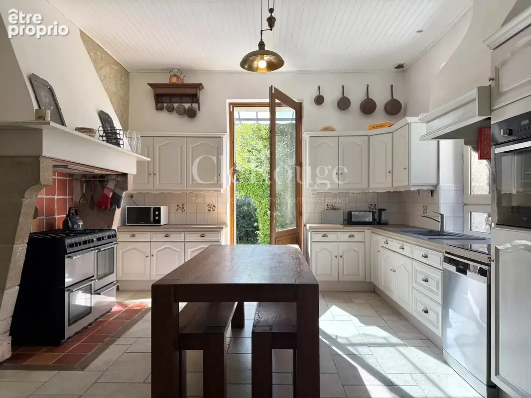 Entre Eymet et Marmande - Château à tourelles du XIXe entièrement restauré, piscine chauffée et 2,7 ha - photo 3
