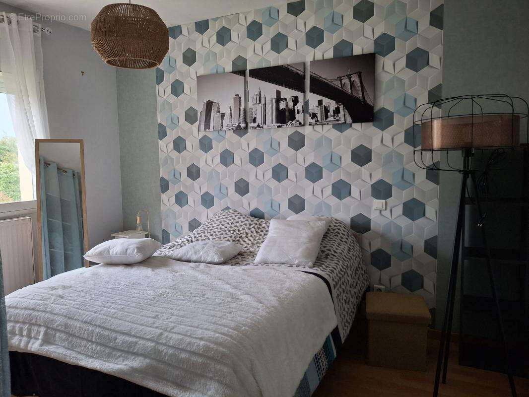 Maison à CHANTELOUP-LES-BOIS