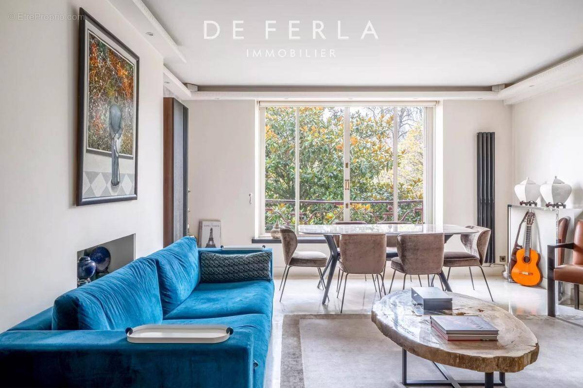 Appartement à PARIS-16E