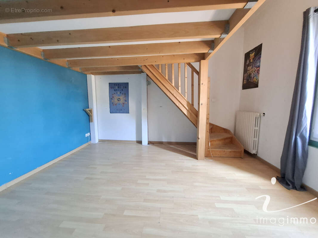 Maison de village de type avec 3 chambres, 2 pièces d'eau et une cour ! - photo 10