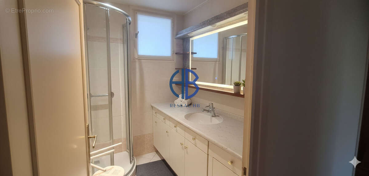 Appartement à SAINT-MARTIN-D'HERES