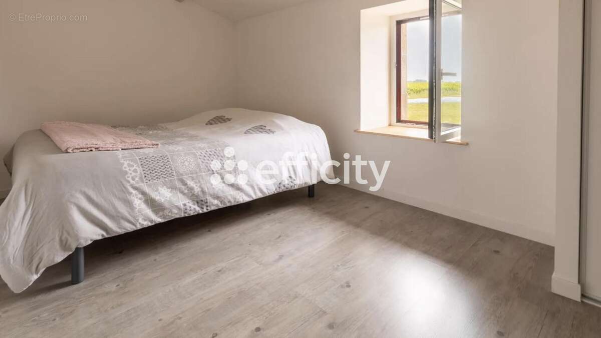 Maison 157 m² à Aigrefeuille-Sur-Maine  - photo 16