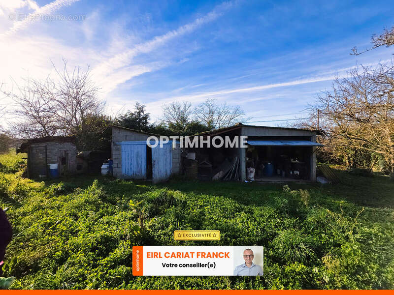 Maison à SAINT-ETIENNE-DE-FURSAC