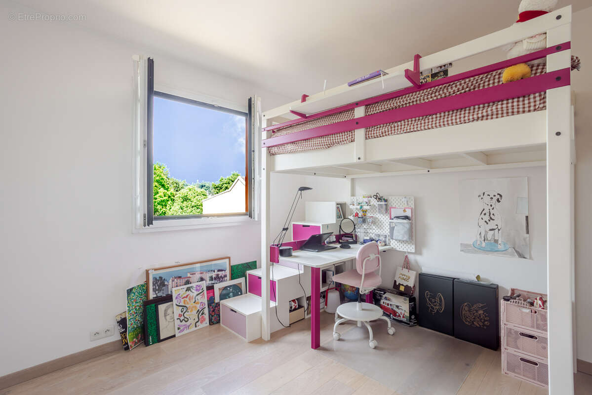Appartement à VILLE-D'AVRAY