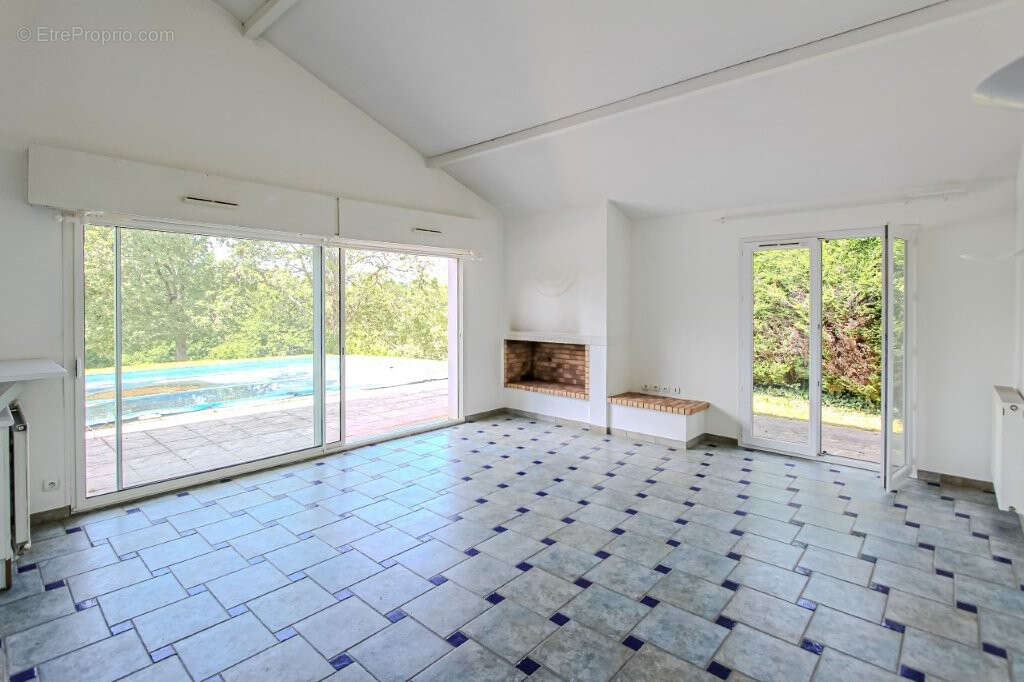 Maison à BASSUSSARRY