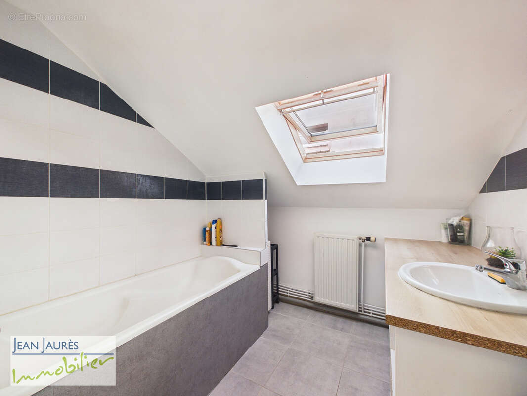 Maison à SAINT-ANDRE-LES-VERGERS