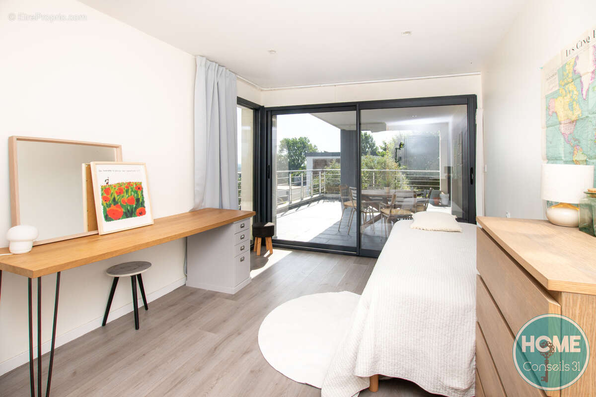 À Toulouse (31), immobilier de prestige : VILLA AVEC VUE SPLENDIDE SUR TOULOUSE - photo 20