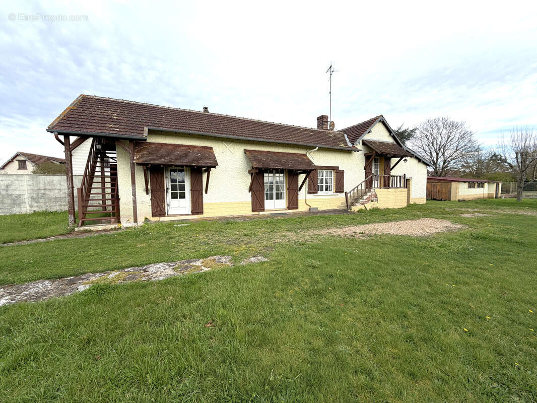 Maison à HOUDAN