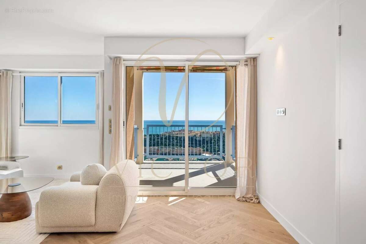 Appartement à BEAUSOLEIL