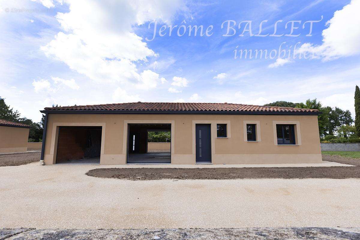 Maison à MIRANDOL-BOURGNOUNAC