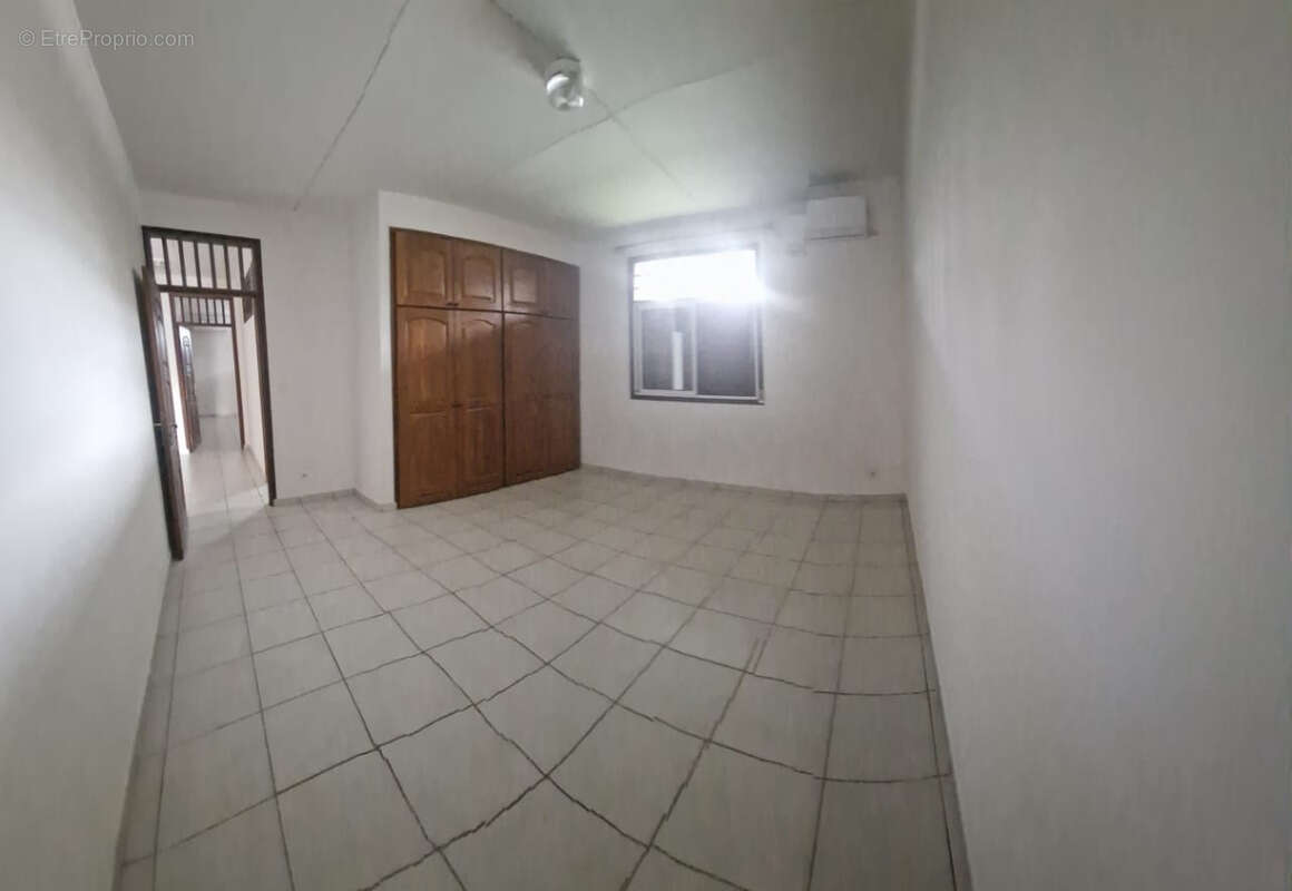 Maison à REMIRE-MONTJOLY