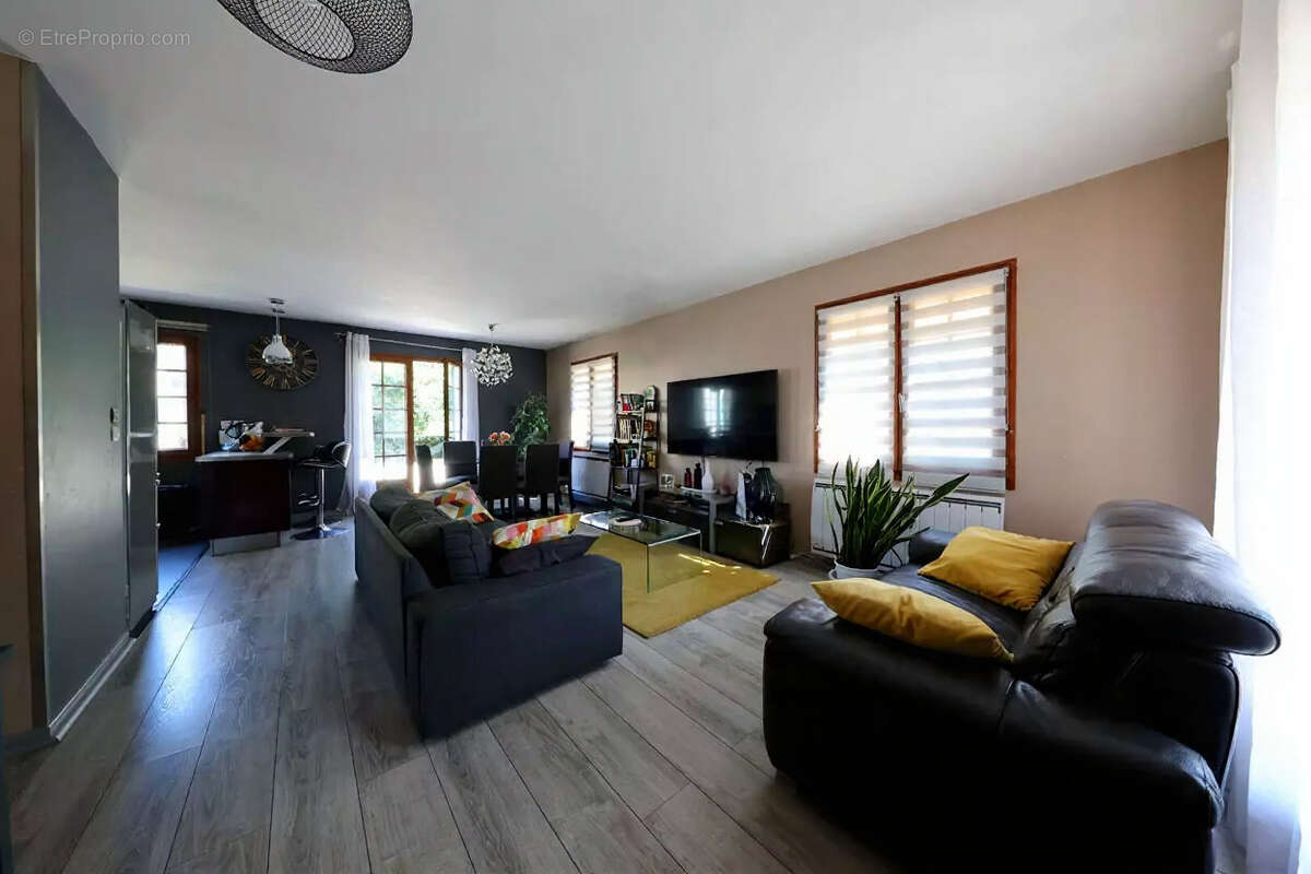 Maison à COURCOURONNES